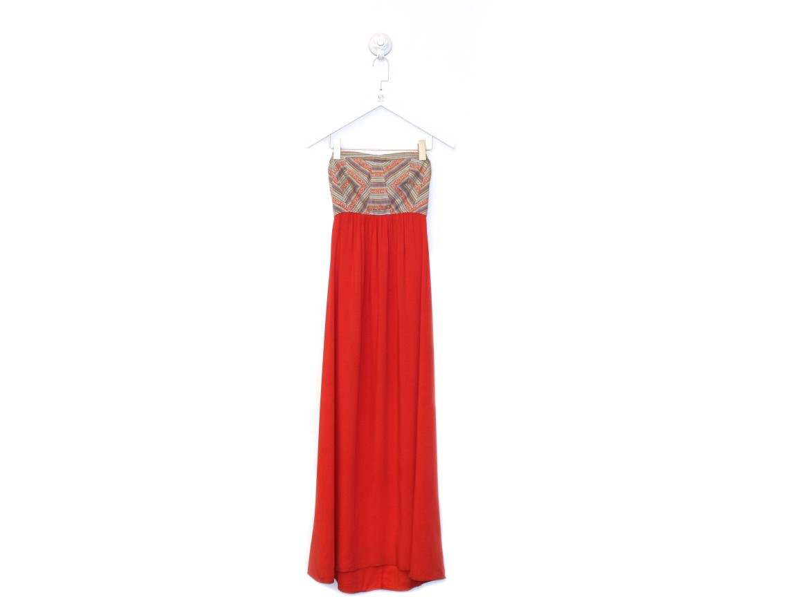 A wrinkled dress before Presso eco-care treatment